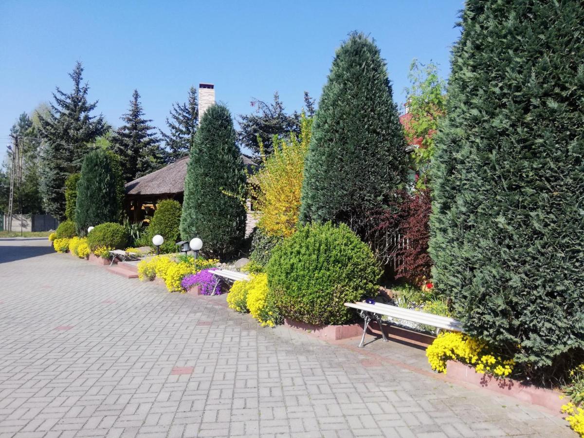Noclegi I Restauracja Gracja Belchatow Bagian luar foto