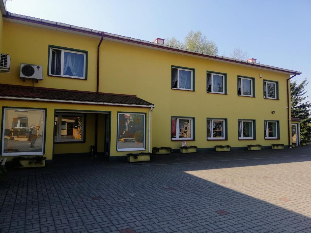 Noclegi I Restauracja Gracja Belchatow Bagian luar foto