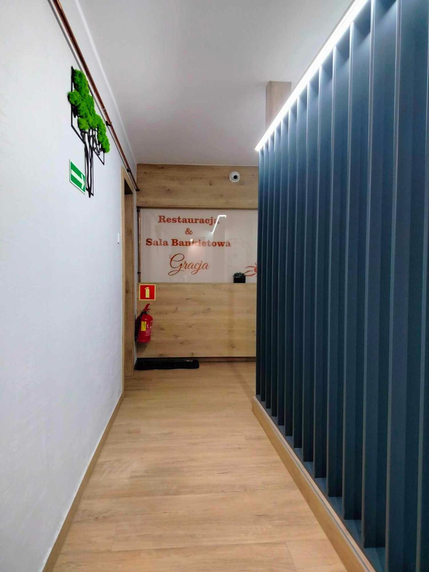Noclegi I Restauracja Gracja Belchatow Bagian luar foto