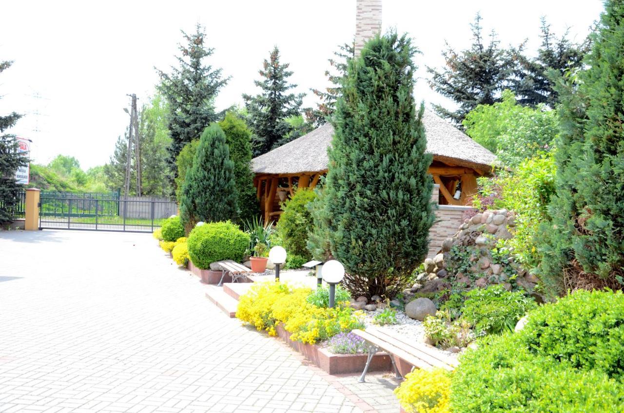 Noclegi I Restauracja Gracja Belchatow Bagian luar foto